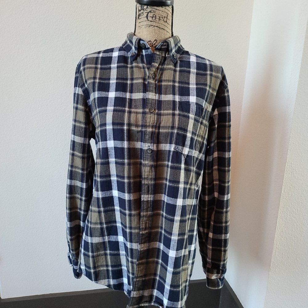 St. John's Bay Men's Flannel Medium